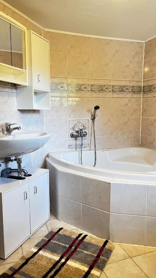 Unterm Rohrdach Apartment วุสโทรว์ ภายนอก รูปภาพ